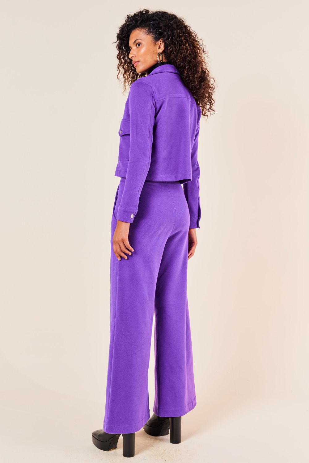 ULTRA VIOLETA