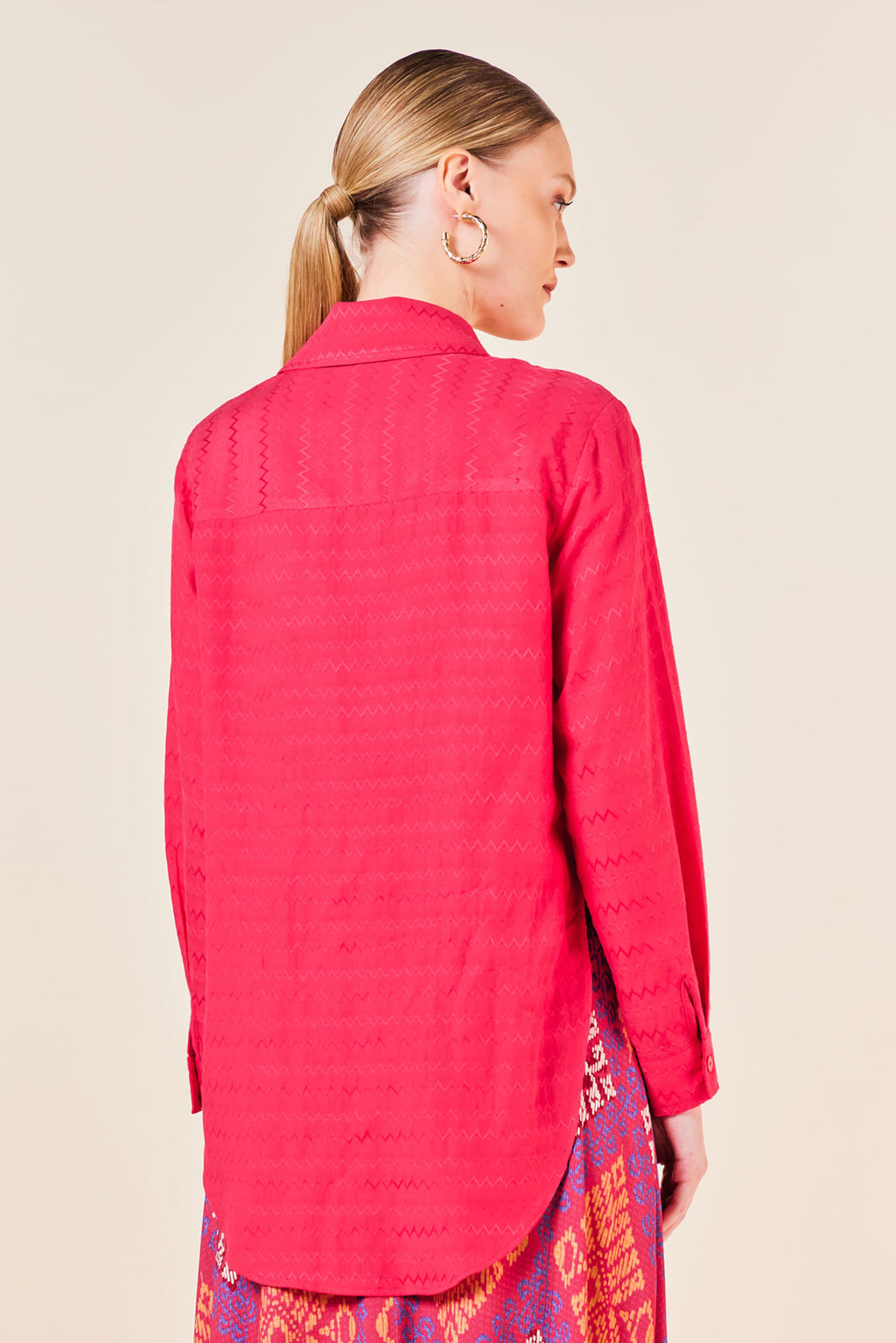 MAGENTA