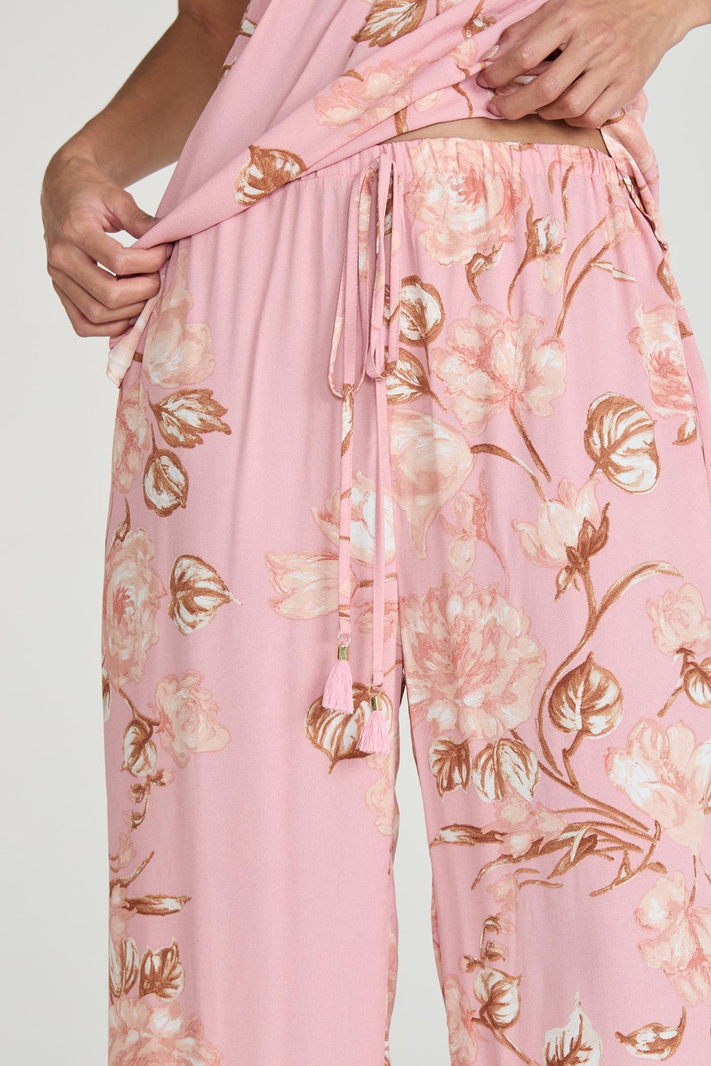 EST FLORAIS CAPRI