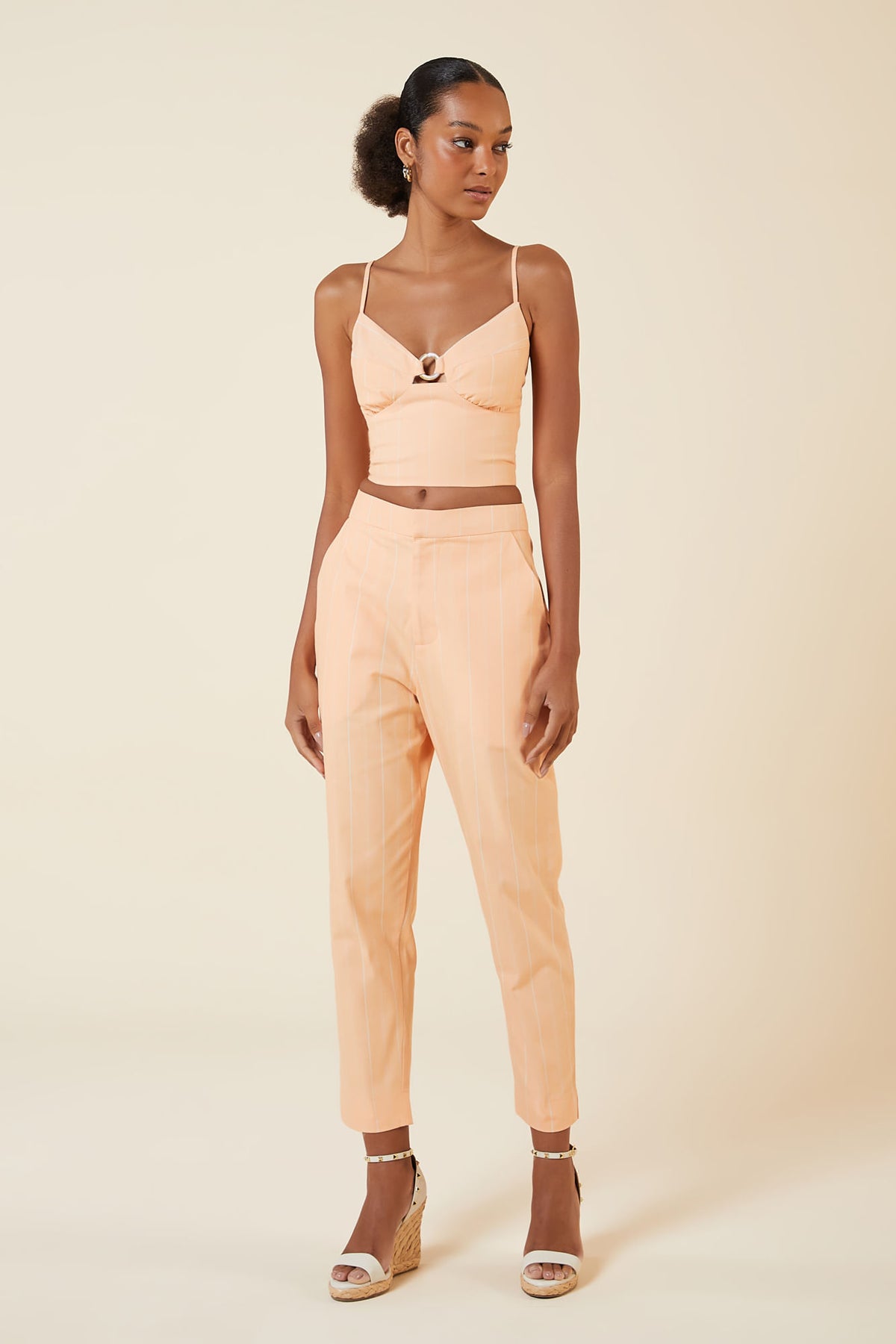 APRICOT / CREME