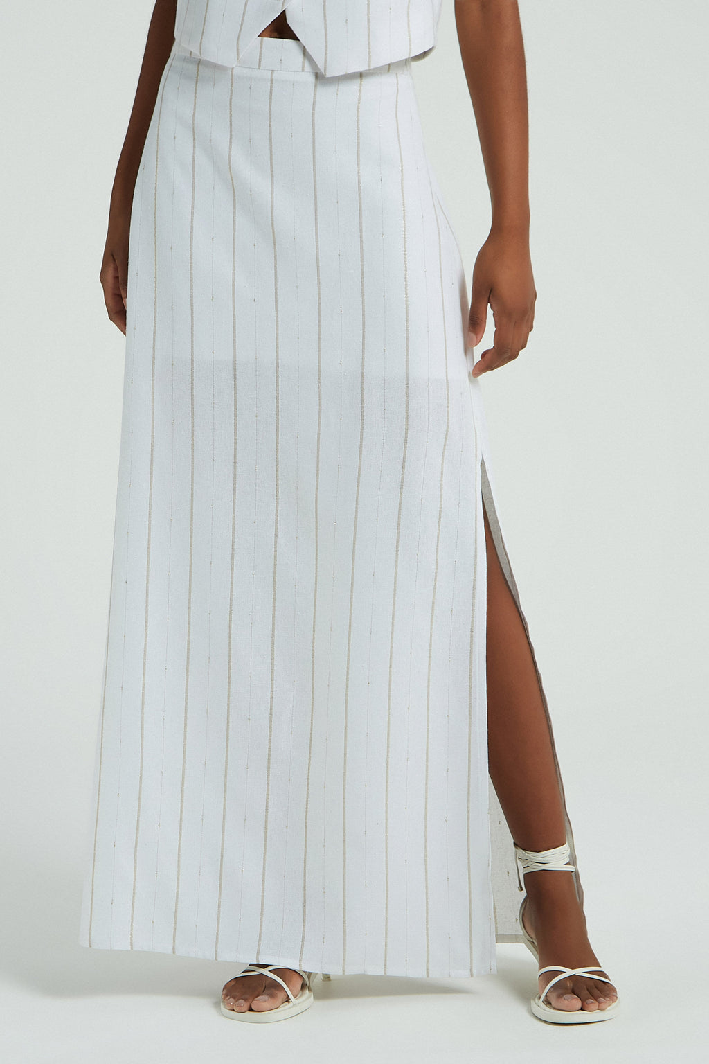 OFF WHITE