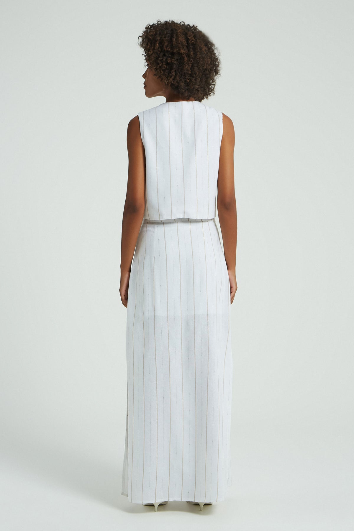 OFF WHITE