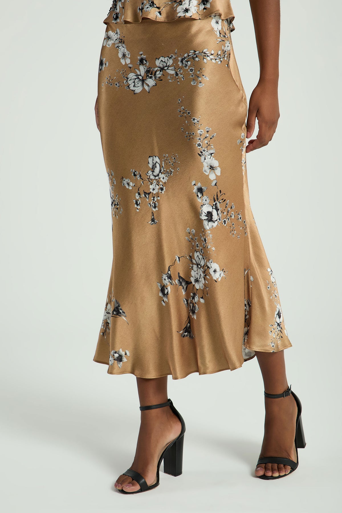 EST FLORAL P & B BEGE