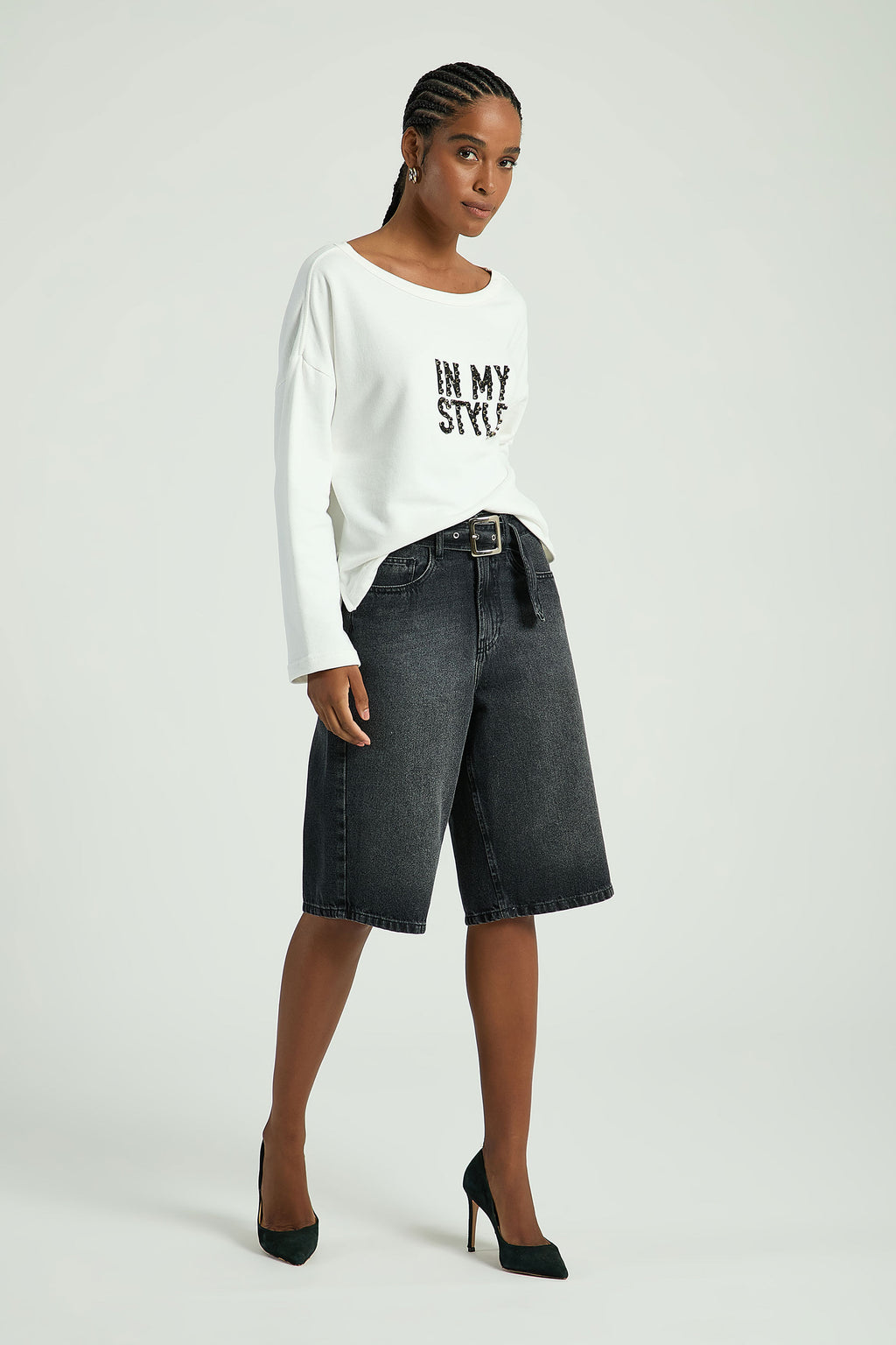 OFF WHITE