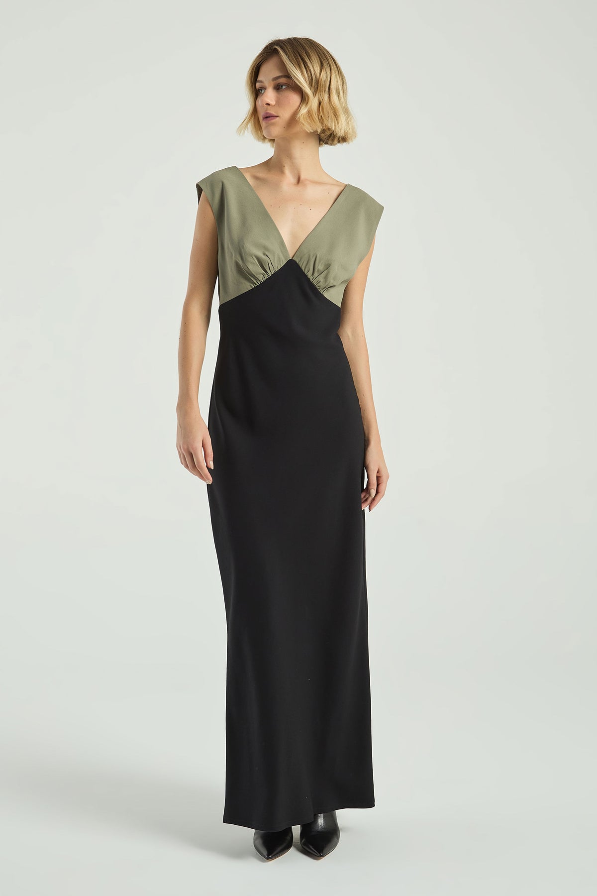 CINZA ESVERDEADO / PRETO