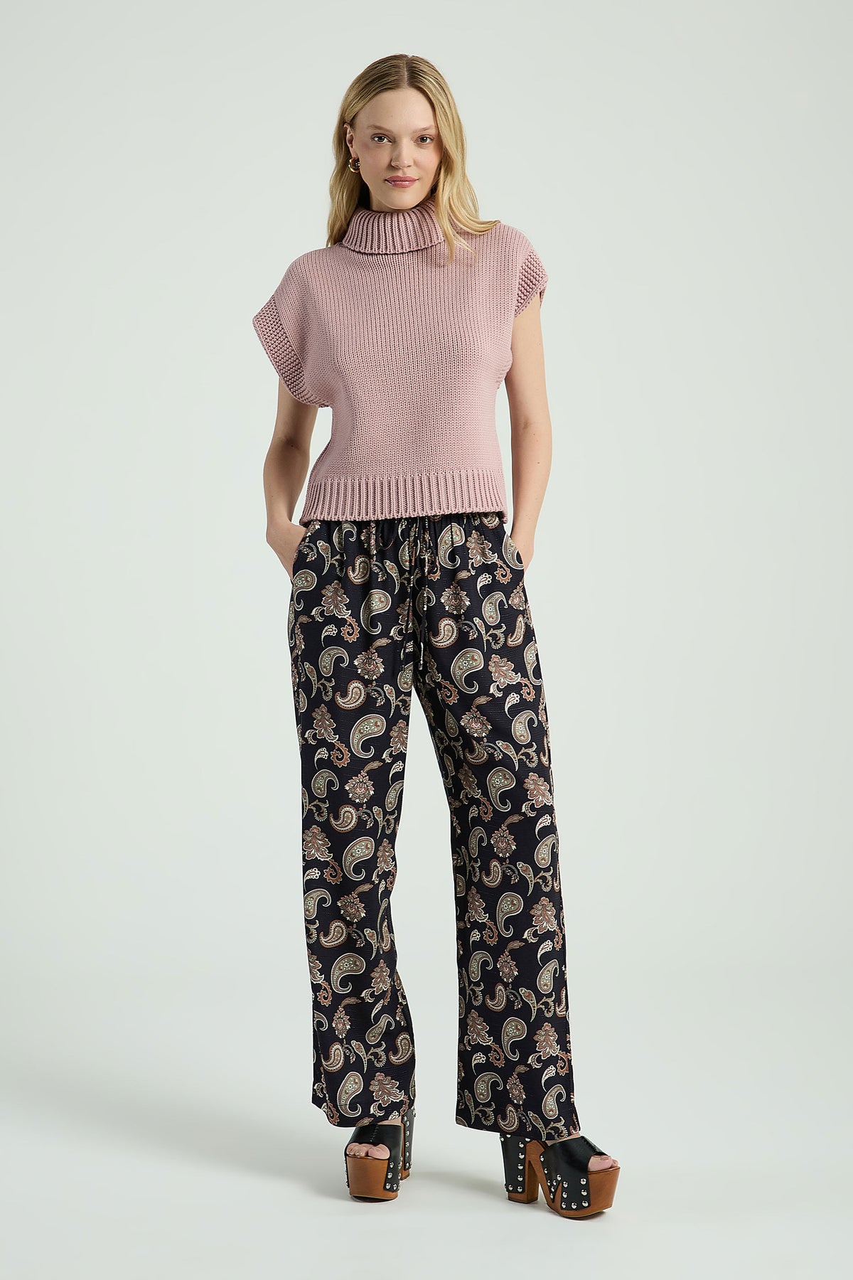 EST FLORAL PAISLEY