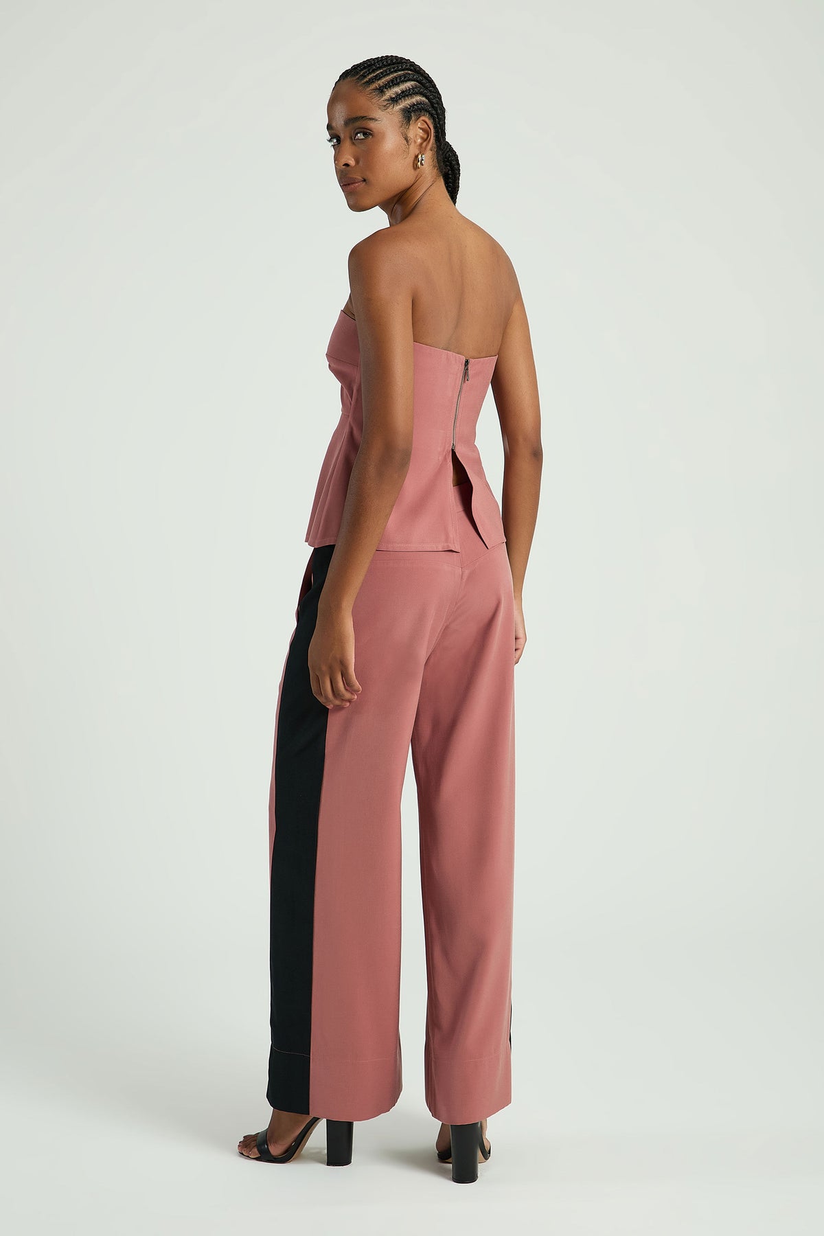 ROSE / PRETO