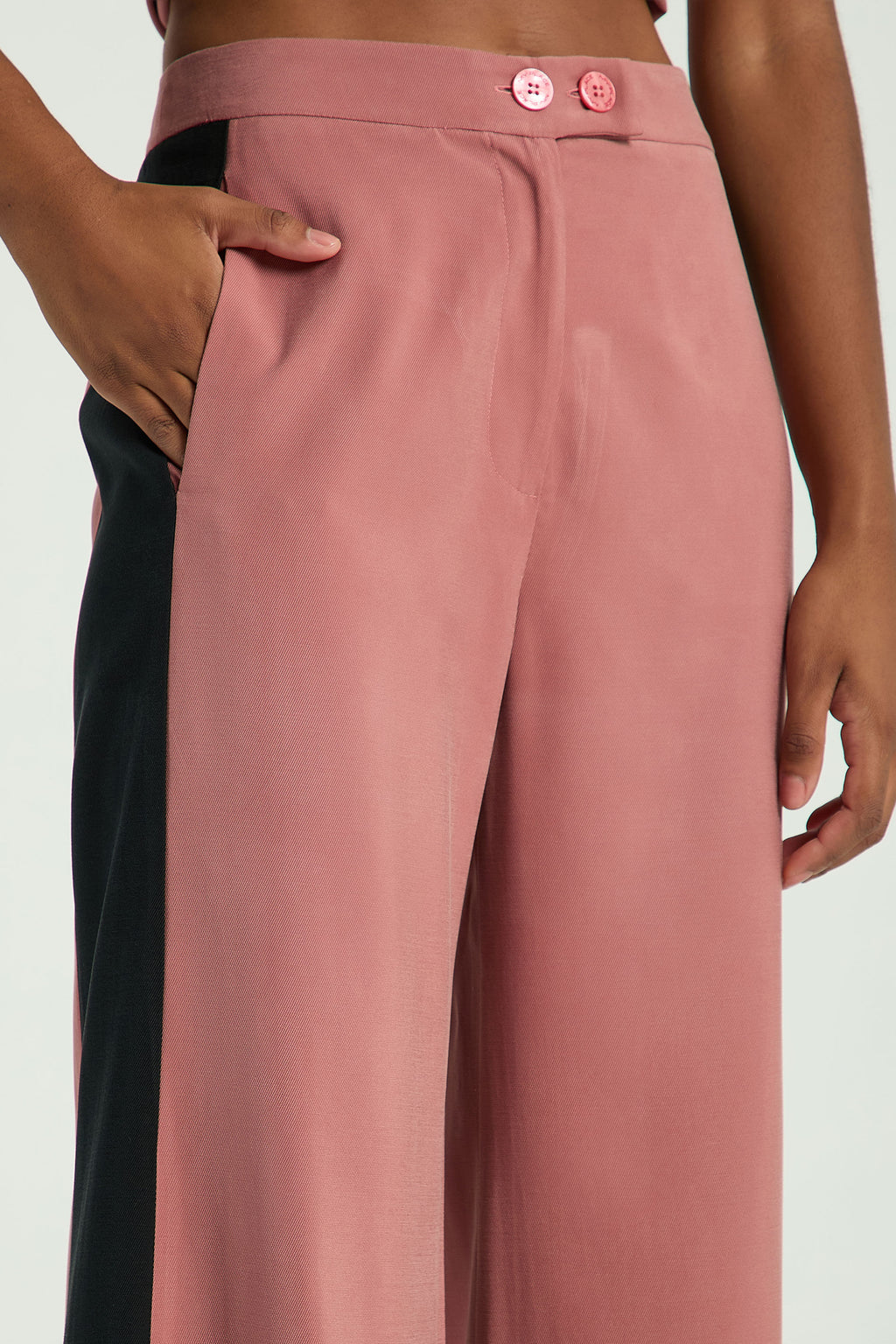 ROSE / PRETO