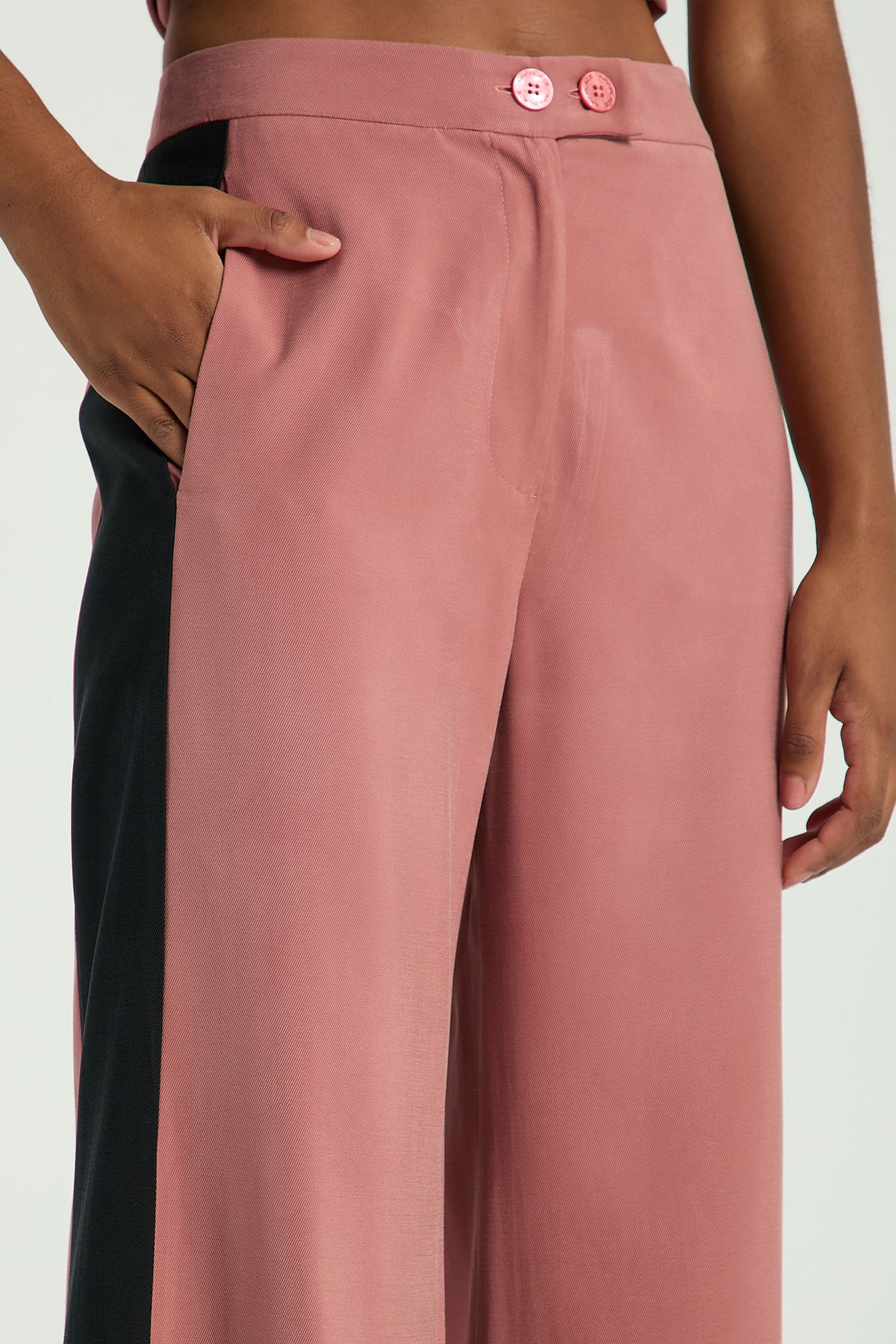 ROSE / PRETO