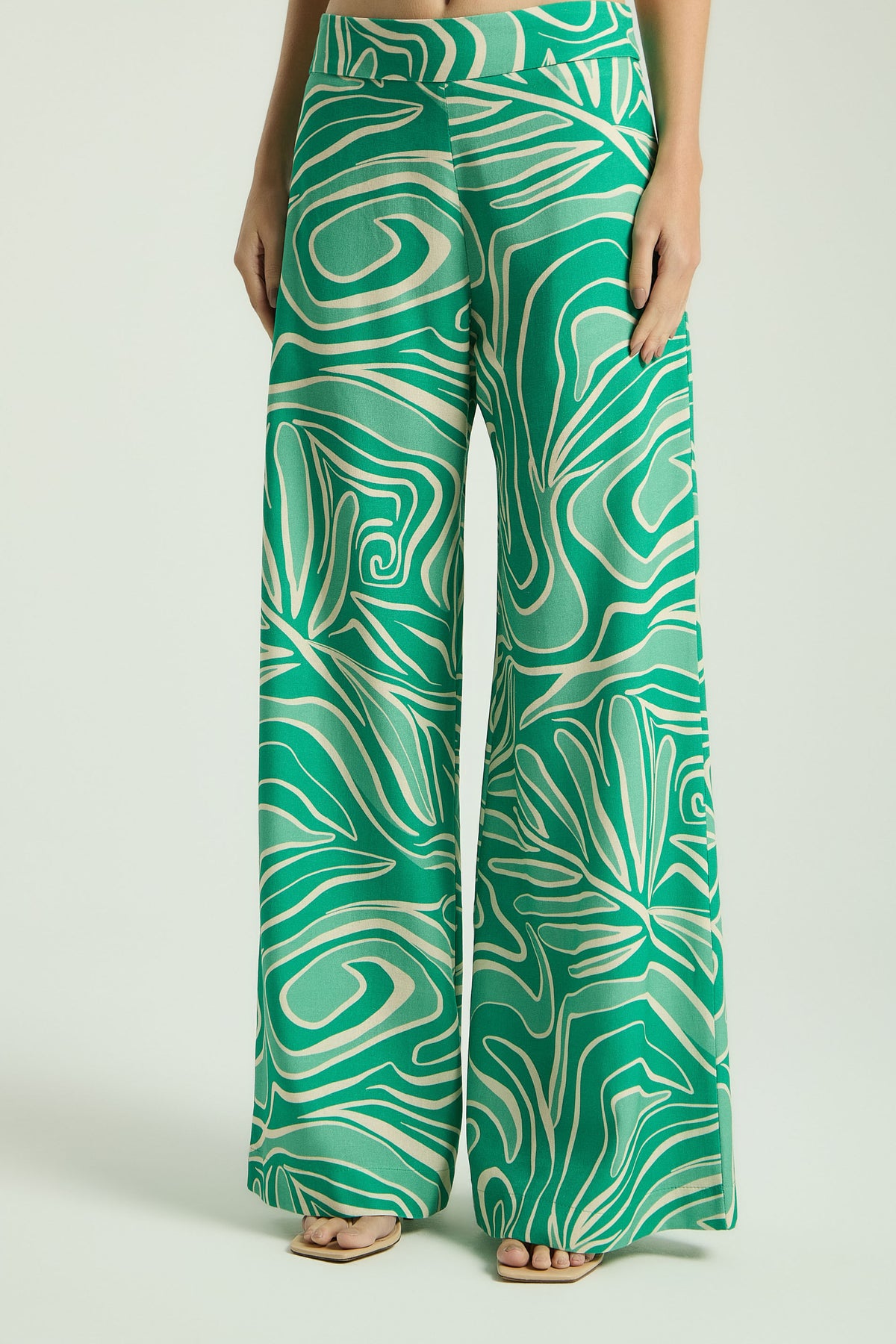 EST FOLHAGEM TROPICAL