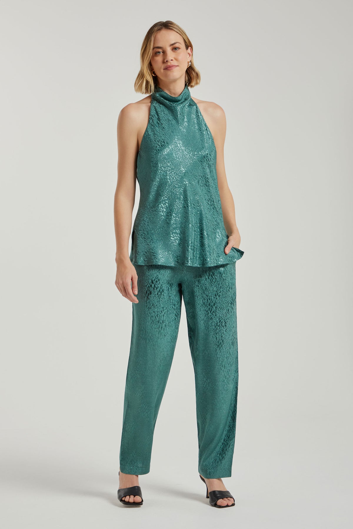GREEN