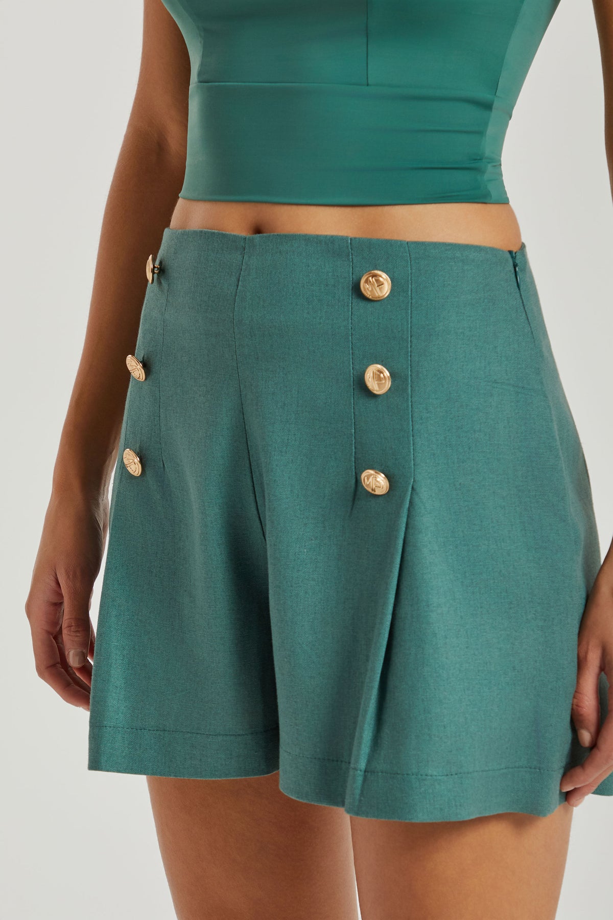 GREEN