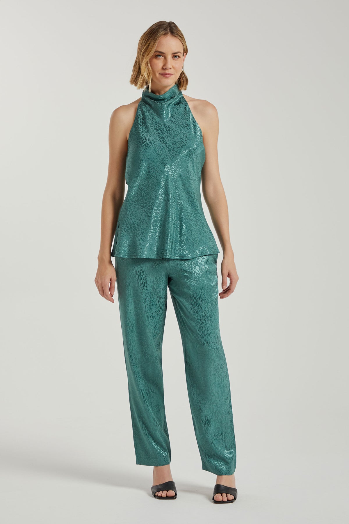 GREEN