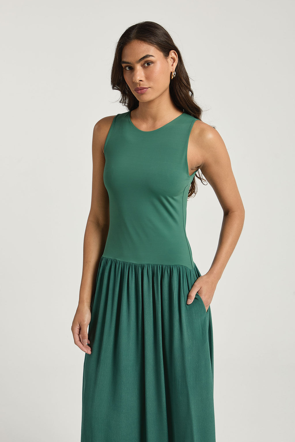 GREEN