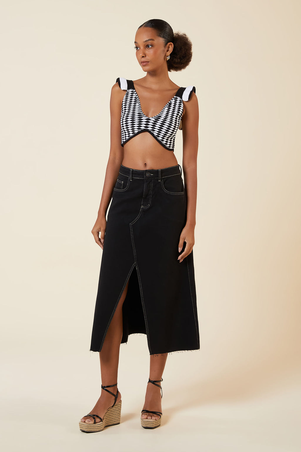 PRETO / CREME