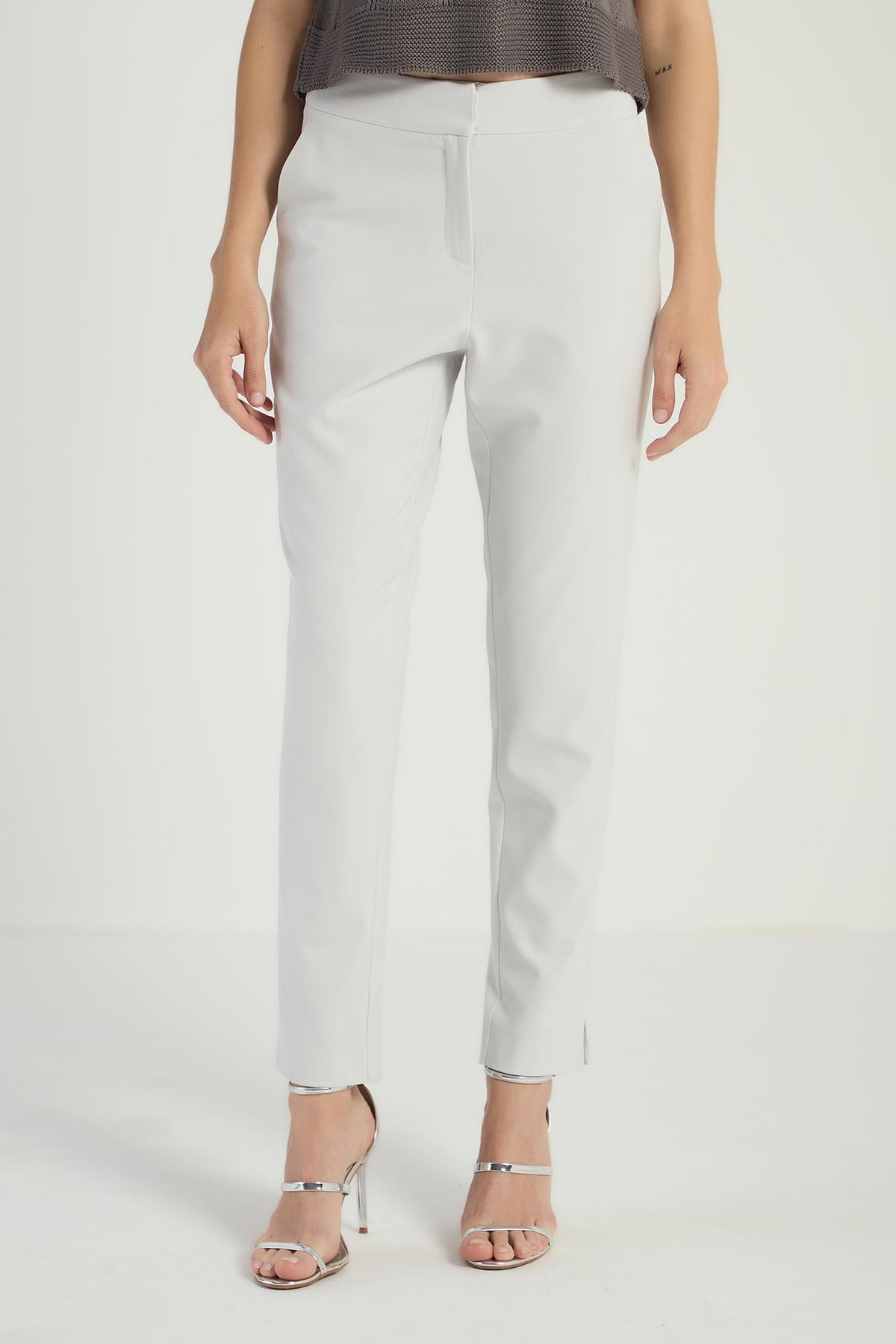 GRAY