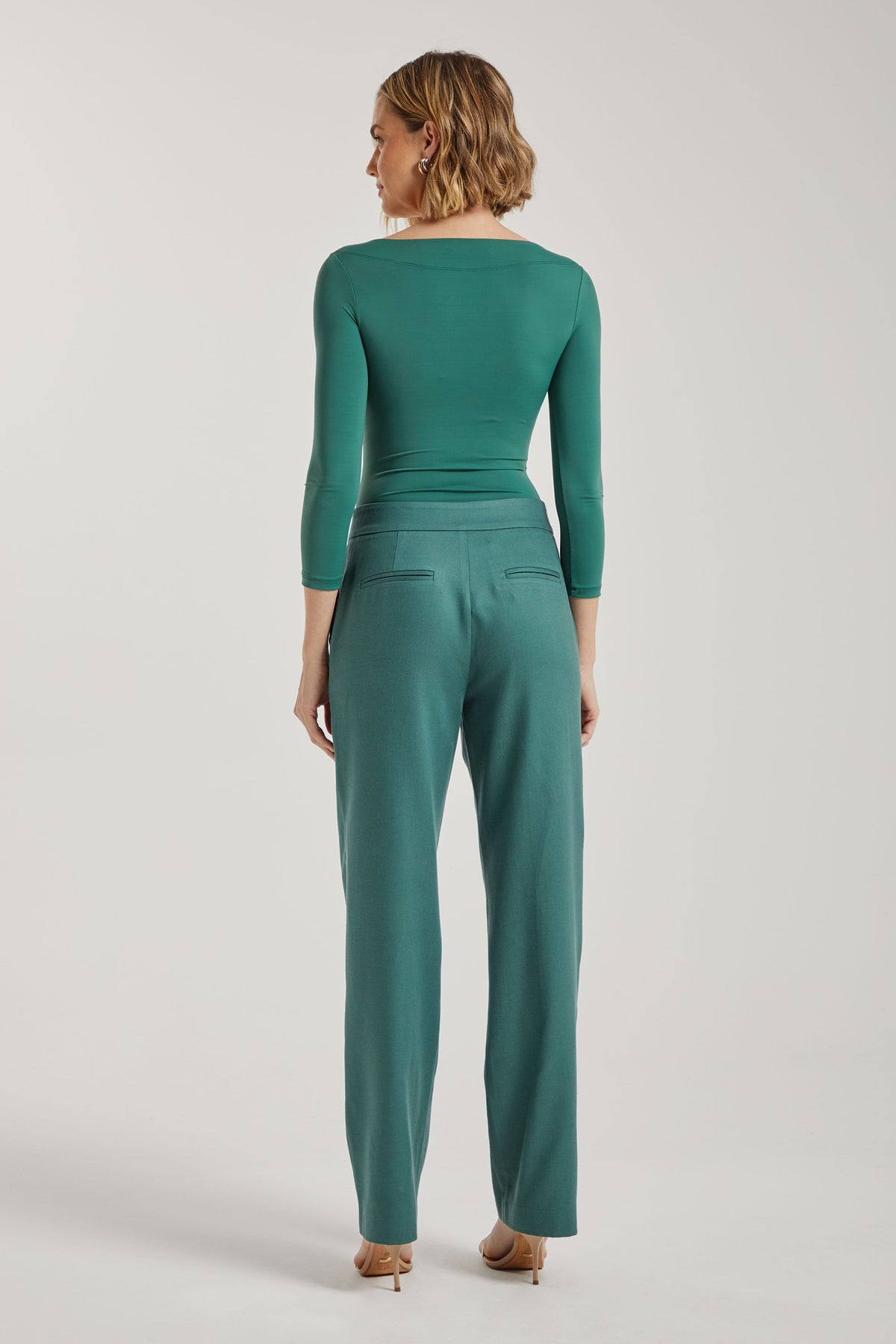 GREEN