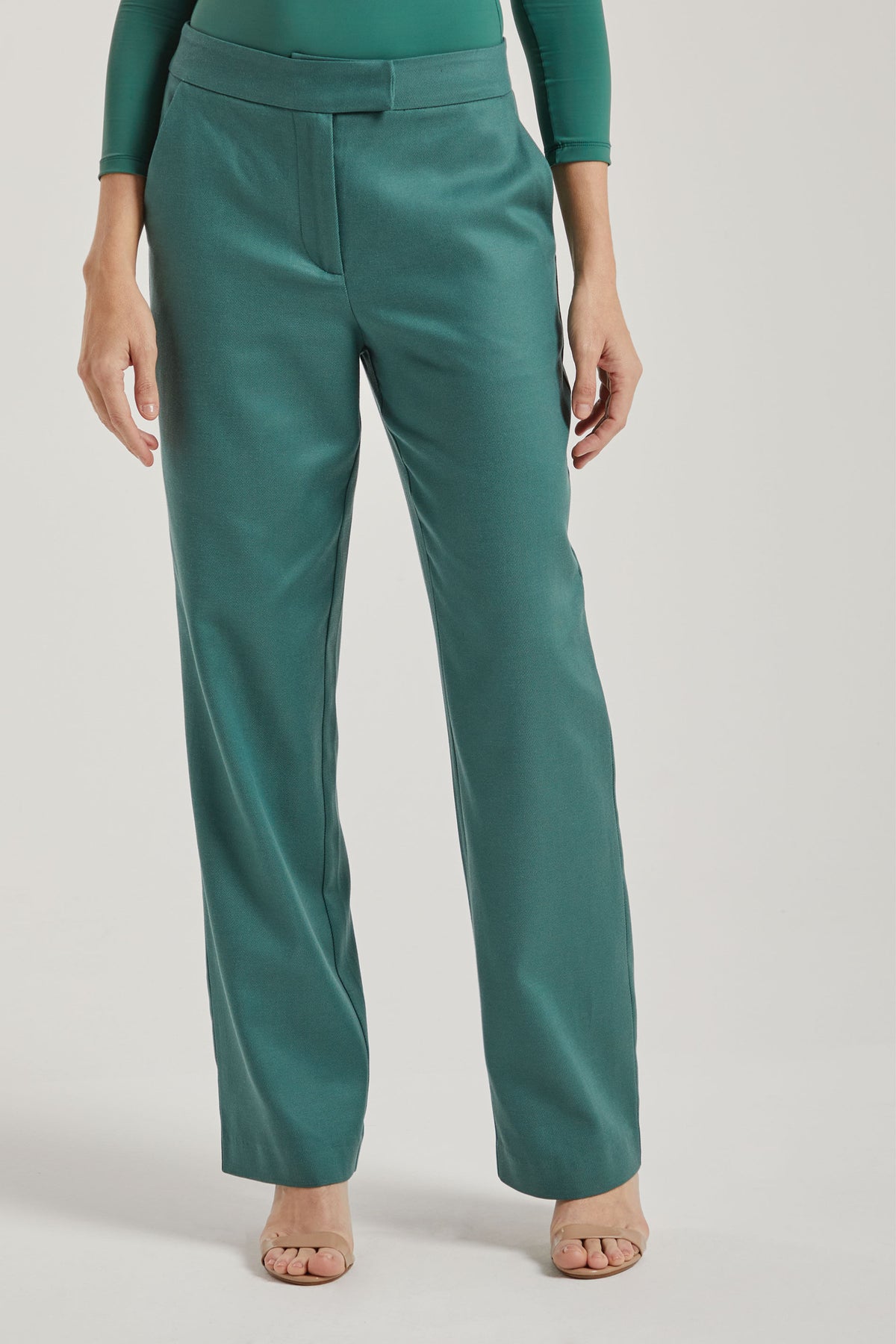 GREEN