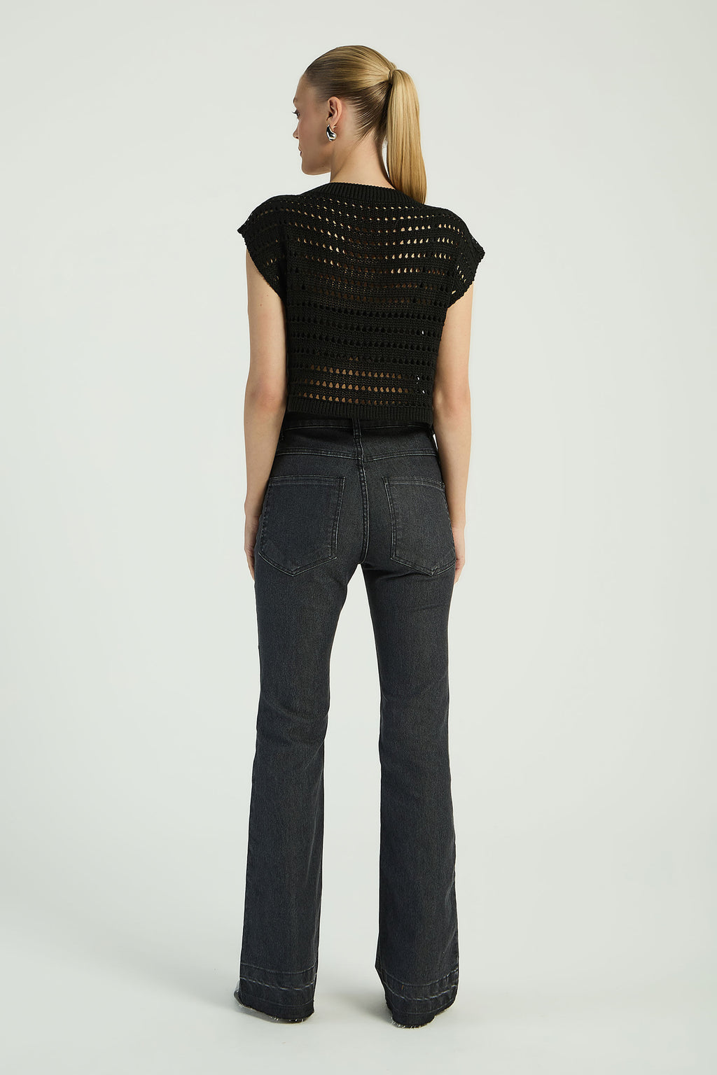 BLACK JEANS