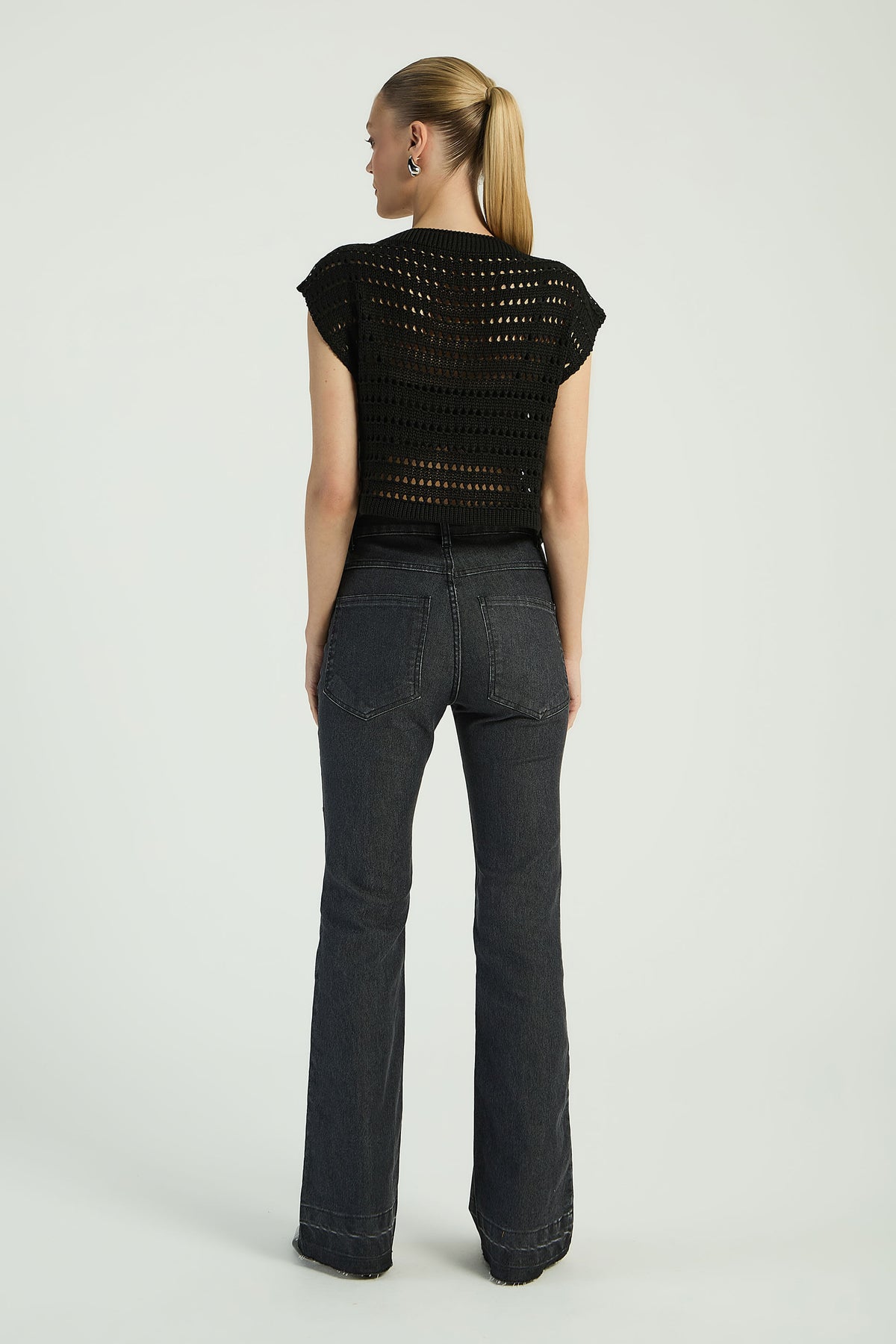 BLACK JEANS