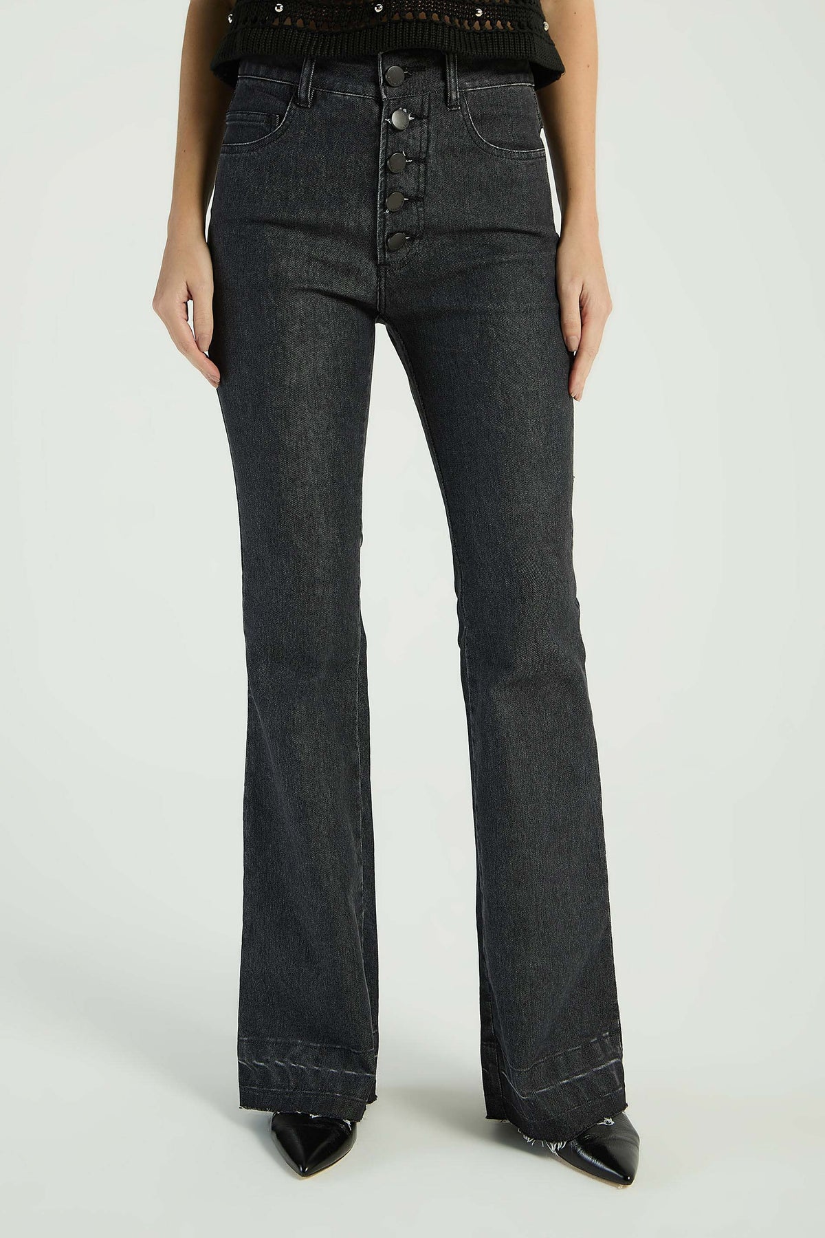 BLACK JEANS