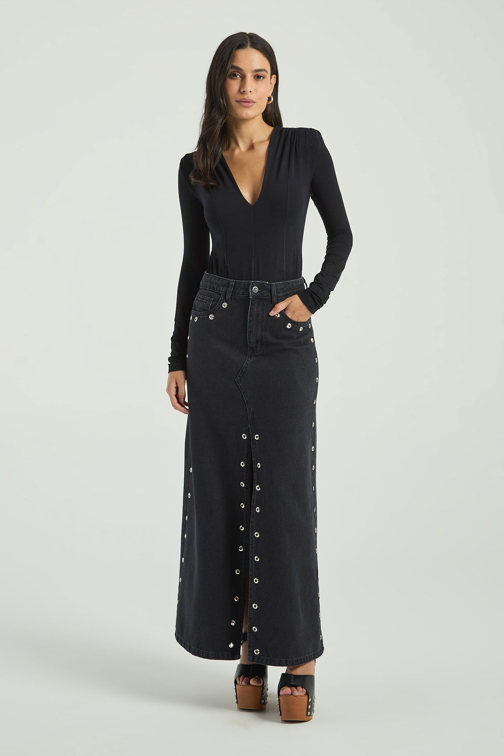 BLACK JEANS