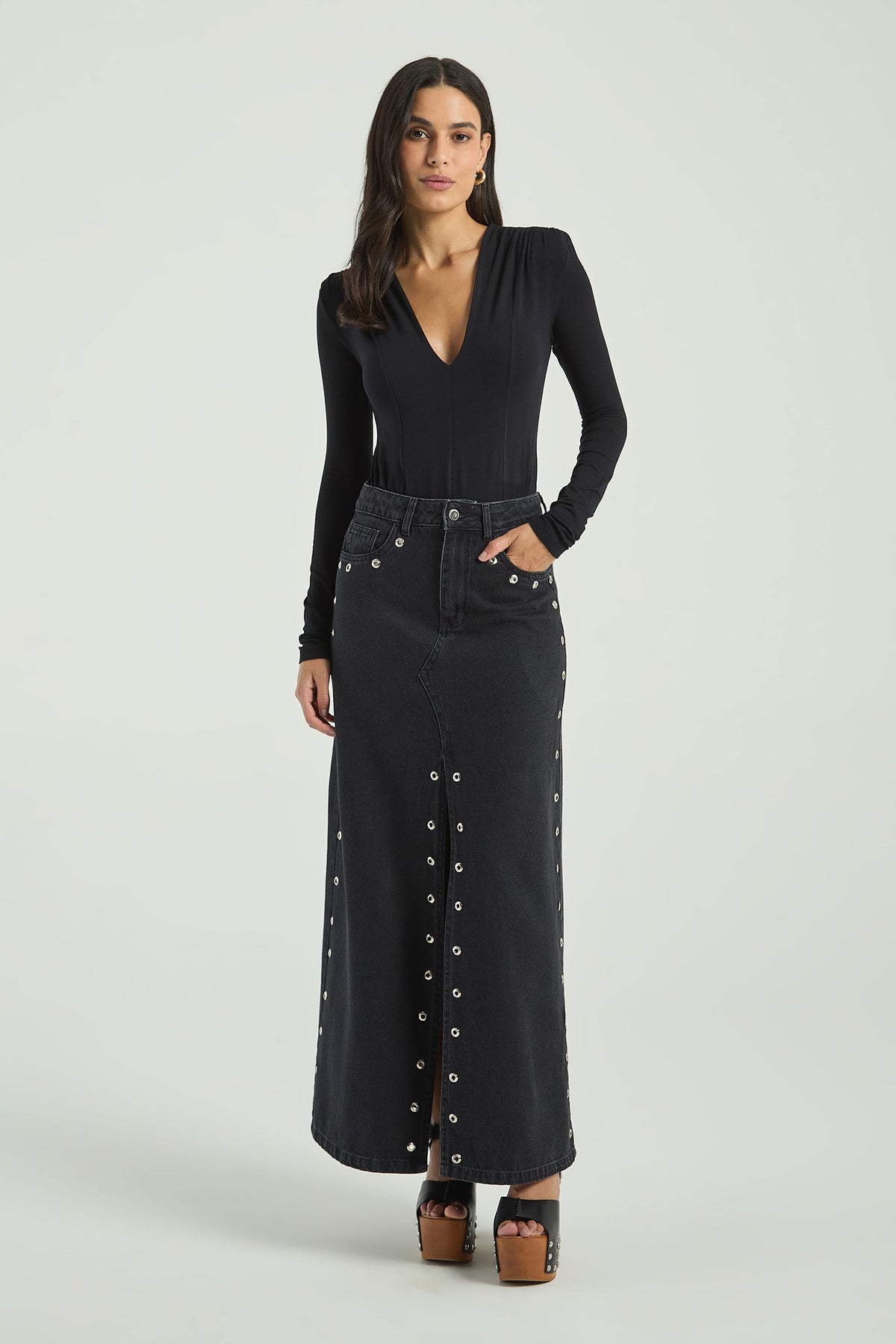 BLACK JEANS