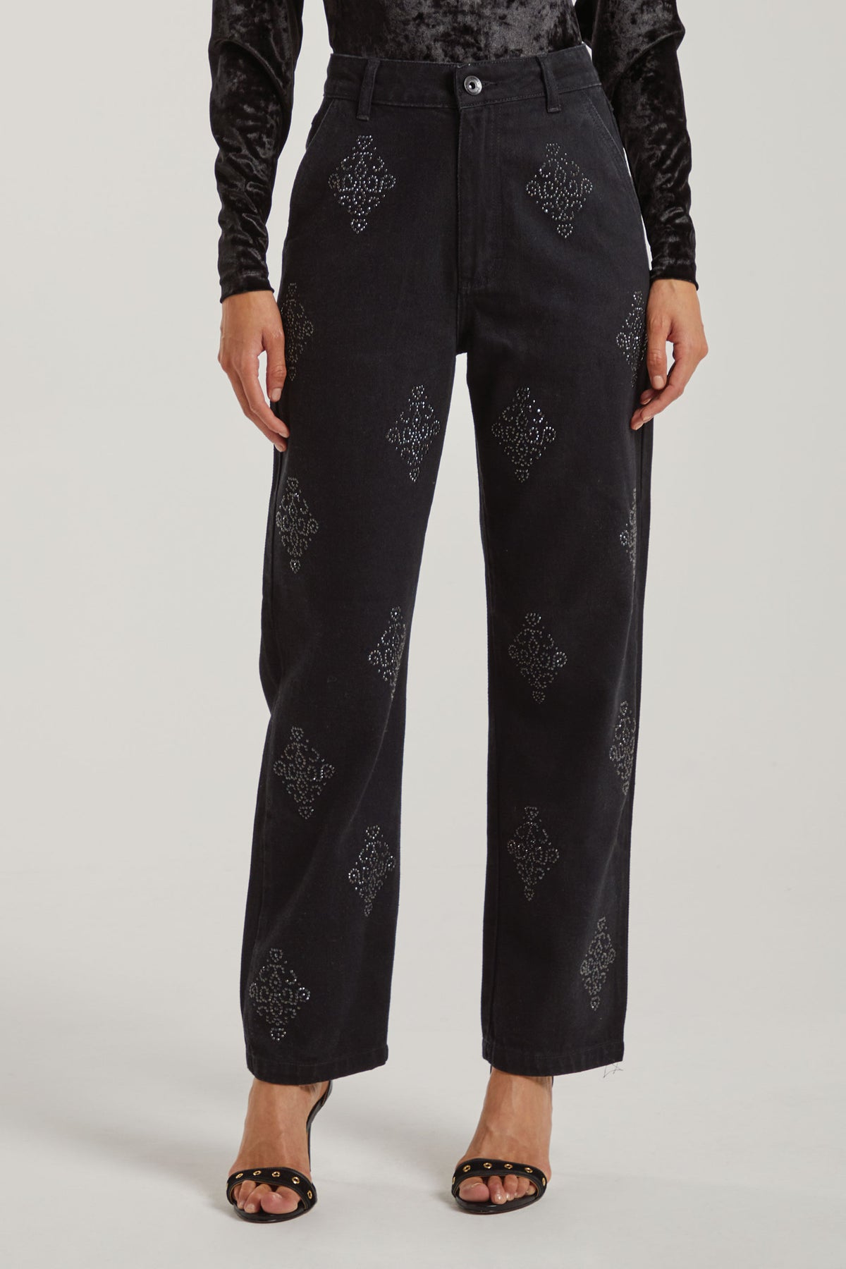 BLACK JEANS