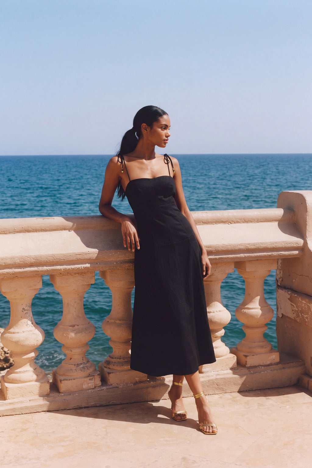 VESTIDO MIDI LINHO RECORTES - PRETO